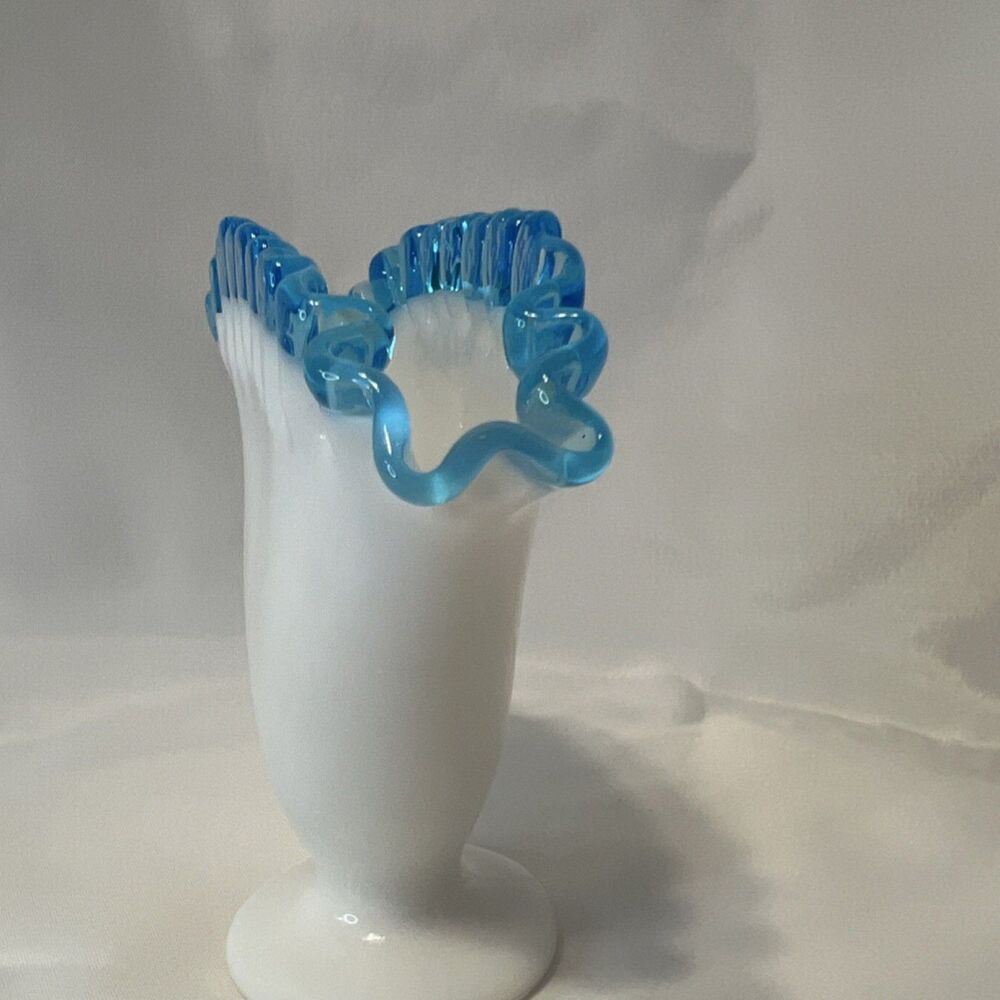 Vintage Milk Glass Vase w/ Blue Ruffled Edge – Fenton Style Art Glass. - Picture 4 of 8